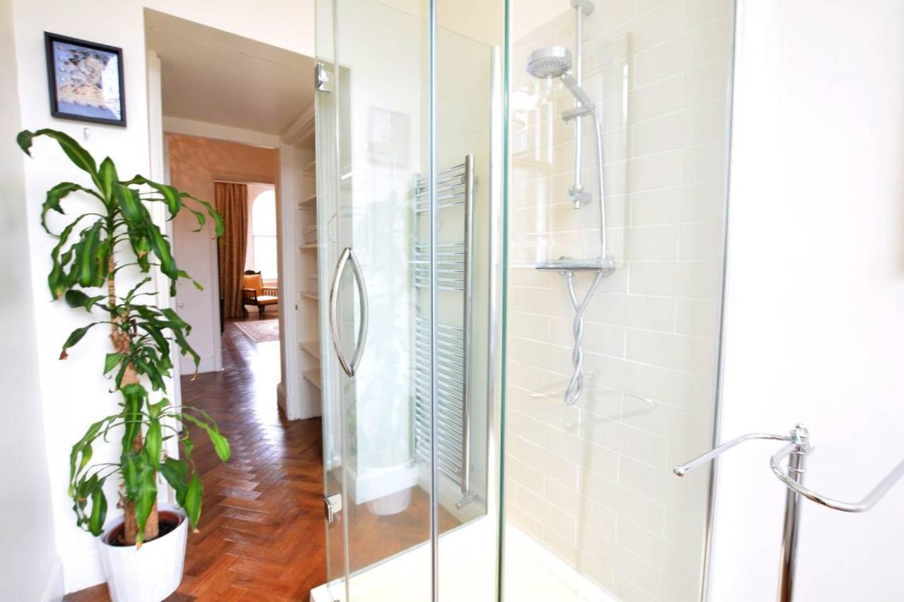 Altido Castle Terrace 3 Bedroom Apartment - Old Town Edimburgo Esterno foto