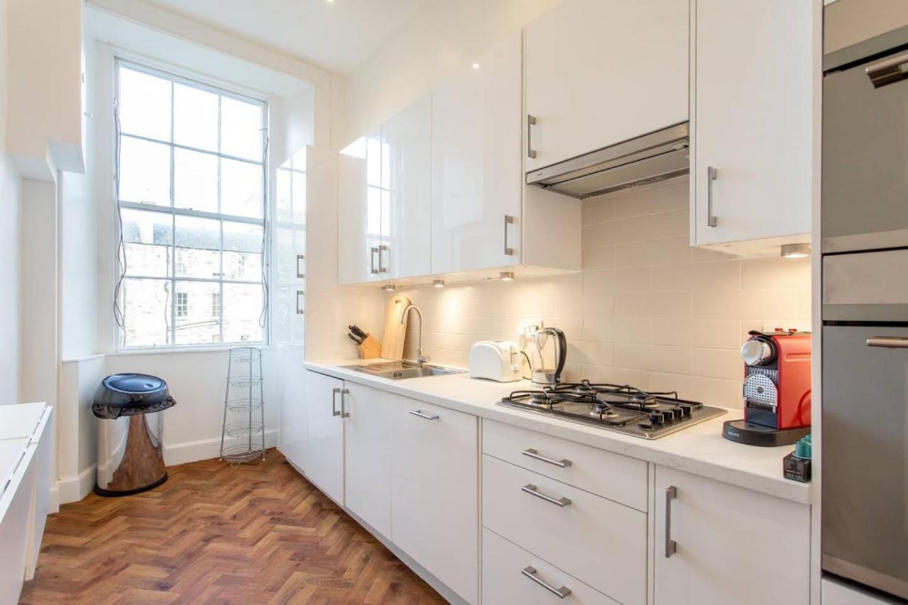 Altido Castle Terrace 3 Bedroom Apartment - Old Town Edimburgo Esterno foto