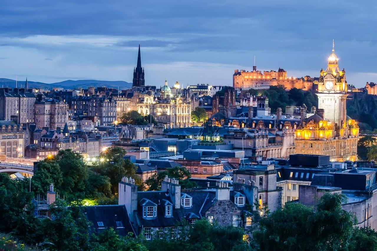 Altido Castle Terrace 3 Bedroom Apartment - Old Town Edimburgo Esterno foto